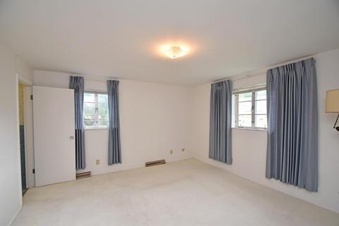 1016 Springbrook Dr, Cincinnati, OH 45224 photo 9
