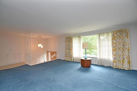 1016 Springbrook Dr, Cincinnati, OH 45224 photo 4