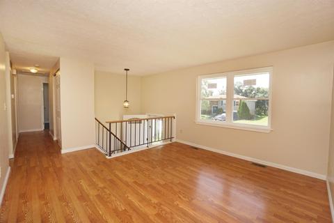 955 Harrogate Ct, Forest Park, OH 45240 photo 6