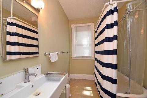 951 Hatch St, Cincinnati, OH 45202 photo 5