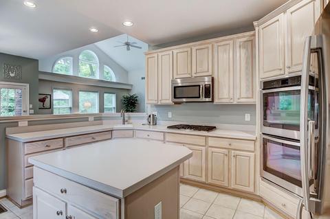 683 Kennecot Ct, Cincinnati, OH 45244 photo 8