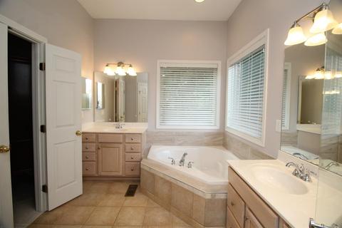 683 Kennecot Ct, Cincinnati, OH 45244 photo 13