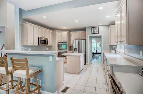 683 Kennecot Ct, Cincinnati, OH 45244 photo 7