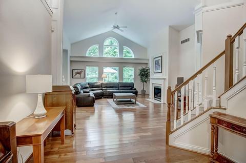 683 Kennecot Ct, Cincinnati, OH 45244 photo 3
