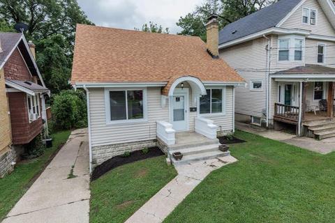 6113 Bramble Ave, Cincinnati, OH 45227 photo 2