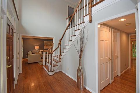 7770 Coldstream Woods Dr, Cincinnati, OH 45255 photo 2
