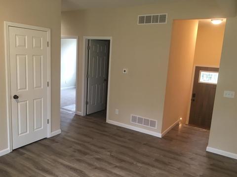 11669 Kenn Rd, Forest Park, OH 45240 photo 5