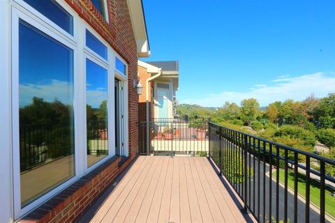 1132 Riverside Dr, Cincinnati, OH 45202 photo 21