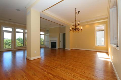 1132 Riverside Dr, Cincinnati, OH 45202 photo 6