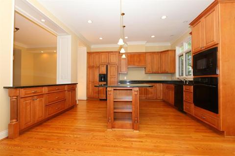 1132 Riverside Dr, Cincinnati, OH 45202 photo 8