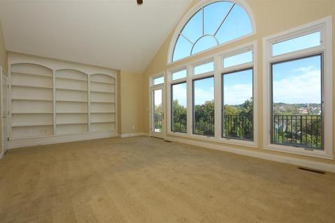 1132 Riverside Dr, Cincinnati, OH 45202 photo 12