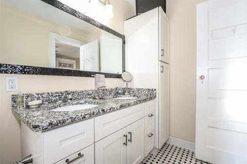 970 Lenox Pl, Cincinnati, OH 45229 photo 15