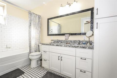 970 Lenox Pl, Cincinnati, OH 45229 photo 14