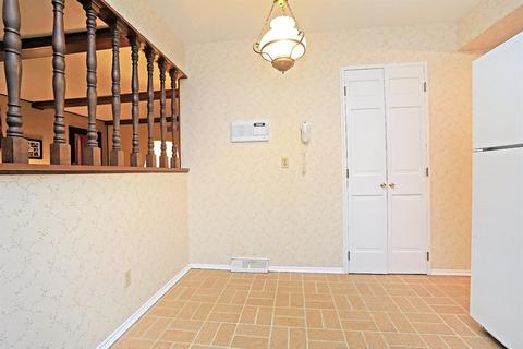 4908 Twinbrook Ct, Blue Ash, OH 45242 photo 4