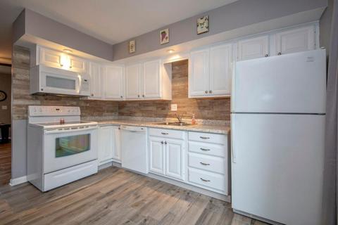 654 Chateau Dr, Cincinnati, OH 45244 photo 7