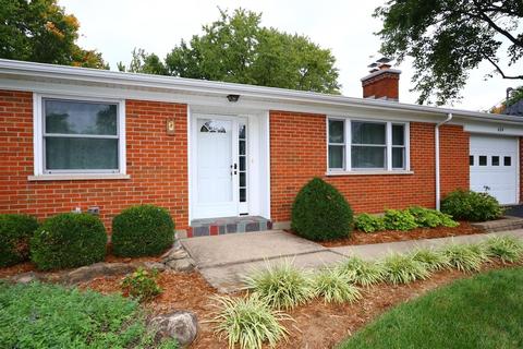 684 Hillview Dr, Cincinnati, OH 45245 photo 2