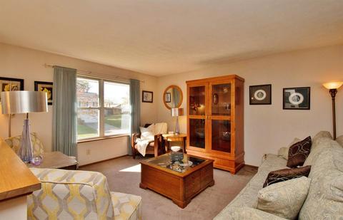 2254 Deblin Dr, Cincinnati, OH 45239 photo 2