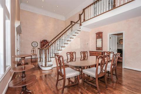 12 Hampton Ln, Cincinnati, OH 45208 photo 10