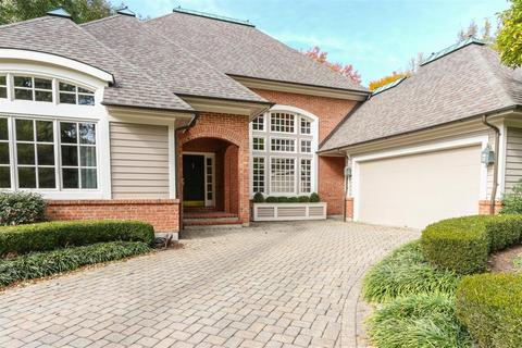 12 Hampton Ln, Cincinnati, OH 45208 photo 2