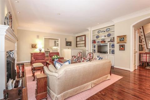 12 Hampton Ln, Cincinnati, OH 45208 photo 5