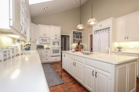 12 Hampton Ln, Cincinnati, OH 45208 photo 13