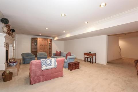 12 Hampton Ln, Cincinnati, OH 45208 photo 9