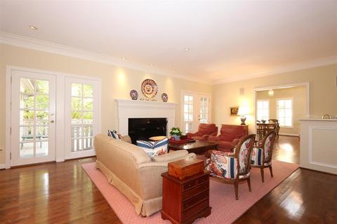 12 Hampton Ln, Cincinnati, OH 45208 photo 6