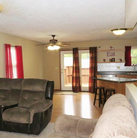 140 Carr St, Blanchester, OH 45107 photo 4
