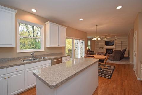 1013 Windsor Ct, Cincinnati, OH 45245 photo 5