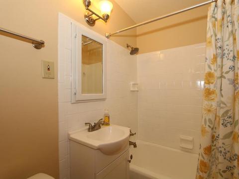27 Ashby St, Greenhills, OH 45218 photo 12