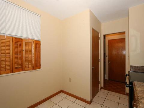 27 Ashby St, Greenhills, OH 45218 photo 8