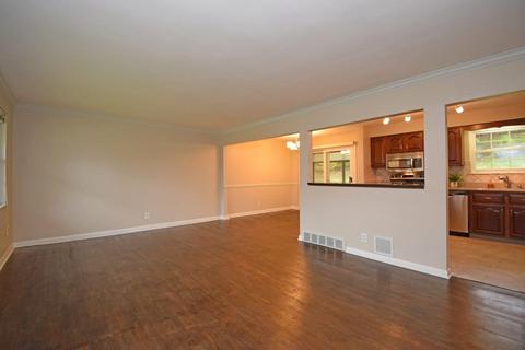 8893 Eldora Dr, Cincinnati, OH 45236 photo 2