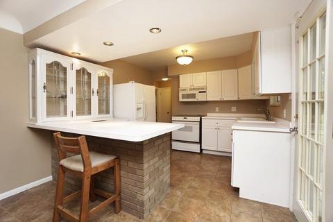 3875 Cooper Rd, Blue Ash, OH 45241 photo 8