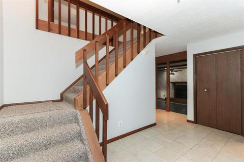 9603 Ash Ct, Blue Ash, OH 45242 photo 2