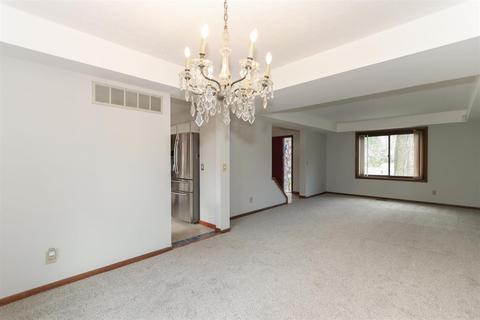 9603 Ash Ct, Blue Ash, OH 45242 photo 4