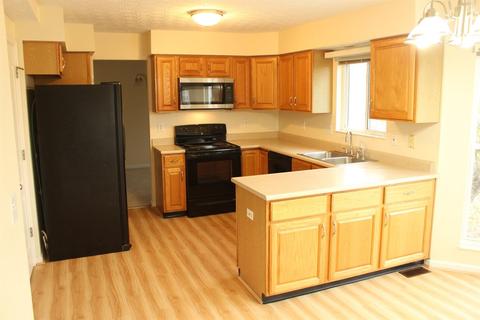 2104 Deer Meadow Dr, Cincinnati, OH 45240 photo 2
