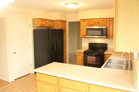 2104 Deer Meadow Dr, Cincinnati, OH 45240 photo 3