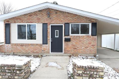 203 Bourbon St, Blanchester, OH 45107 photo 2