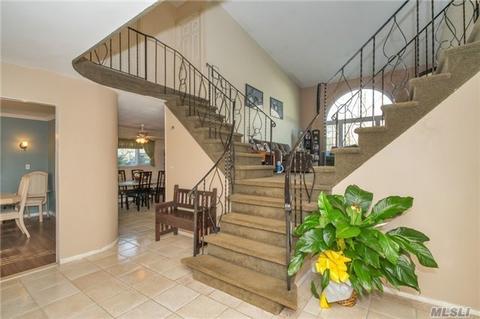 1605 Clover Ln, Cincinnati, OH 45224 photo 3