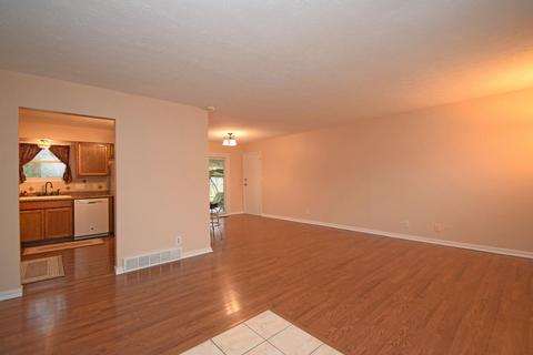 782 Picket Way, Cincinnati, OH 45245 photo 2