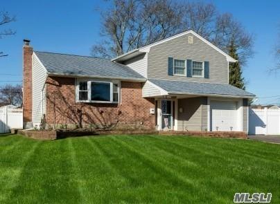 1307 Simpson Ct, Lincoln Heights, OH 45215 photo 1