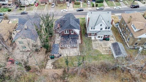 3975 Warwick Ave, Cincinnati, OH 45229 photo 2