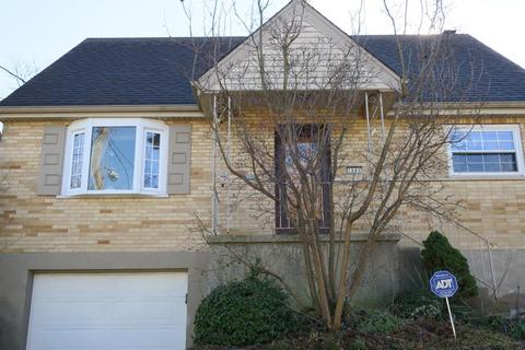 1666 Atson Ln, Cincinnati, OH 45205 photo 2