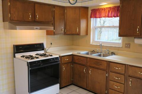 1666 Atson Ln, Cincinnati, OH 45205 photo 6