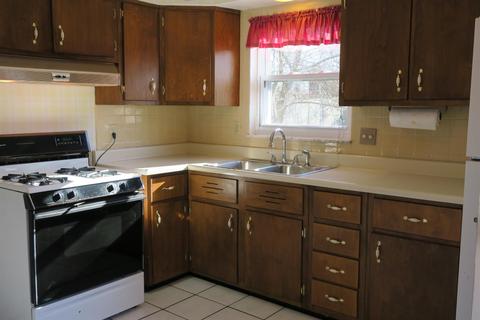 1666 Atson Ln, Cincinnati, OH 45205 photo 9