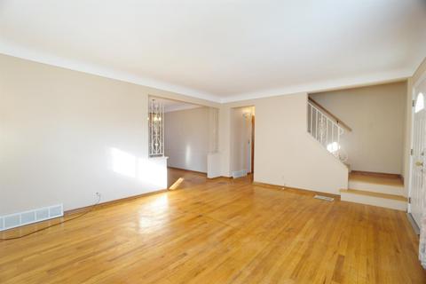 6607 Charann Ln, Cincinnati, OH 45224 photo 5
