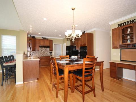 956 Spruce Gln, Morrow, OH 45152 photo 8