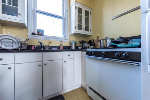 536 Howell Ave, Cincinnati, OH 45220 photo 3