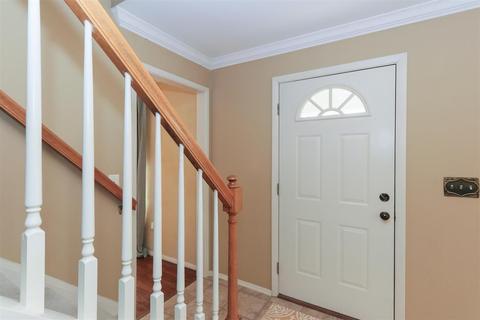 442 Tipton Ct, Cincinnati, OH 45231 photo 3