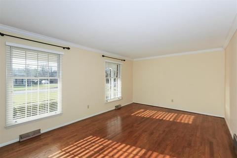442 Tipton Ct, Cincinnati, OH 45231 photo 4